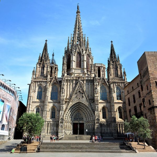 Barcelona.- Catedral gòtica de la Santa Creu i Santa Eulàlia, S. XIII/XV construïda sobre una antiga església paleocristiana i romànica amb la façana neogòtica del S. XIX (5/2015)