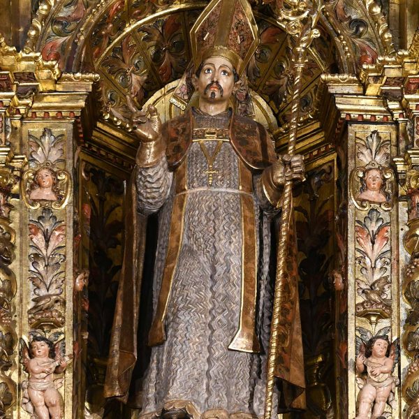 Barcelona.- Catedral de la Santa Creu i Santa Eulàlia – Retaule barroc de Sant Sever obra de l’escultor Francesc Santacruz Artigas de l’any 1683 presidit per la imatge de Sant Sever (1/2026)