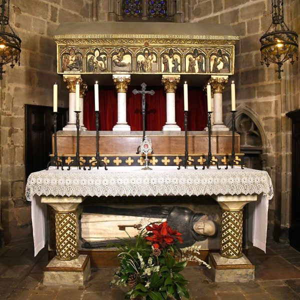 Barcelona.- Catedral de la Santa Creu i Santa Eulàlia – Sepulcre de Sant Ramón de Penyafort, S. XV traslladat a la Catedral l’any 1838. La seva escultura jacent es troba sota l’altar (1/2026)