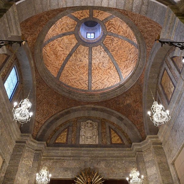 Vic.- Catedral de Sant Pere de l’any 1803 – Cúpula de la capella de Sant Bernat Calbó de l’arquitecte Jaume Vendrell de l’any 1633 (1/2026)