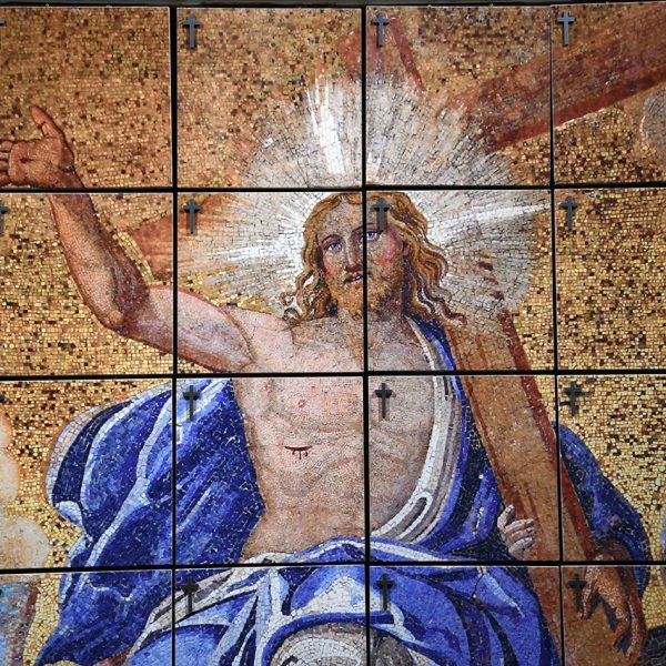 Terrassa.- Catedral del Sant Esperit del 1574 – Espai Memorial de la Catedral beneïda l’any 2017 amb l’escena de l’ascensió de Jesús feta de tessel·les (1/2026)