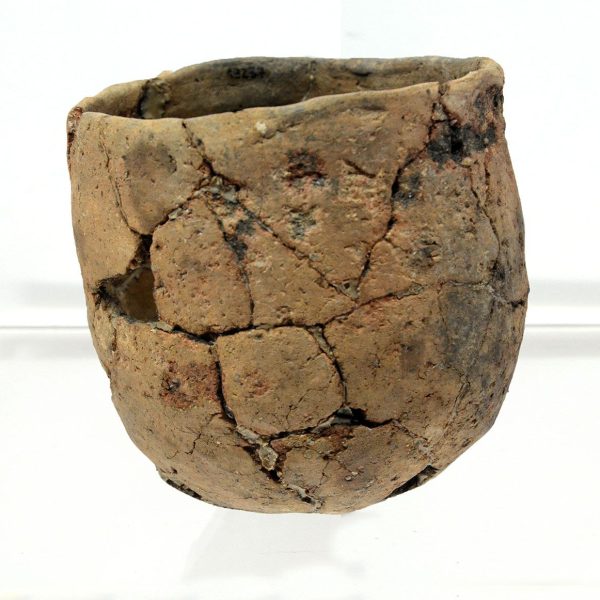 Terrassa.- Castell-Cartoixa de Vallparadís, S. XII/XIV – Museu inaugurat l’any 1959 – Vas de ceràmica feta a mà de Can Bosch de Basea (9/2018)