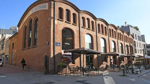 Terrassa.- Societat General d’Electricitat fundada l’any 1896 per produir fluid elèctric. L’edifici d’estil modernista es va inaugurar el 1908 projectat per Lluís Moncunill (3/2026)