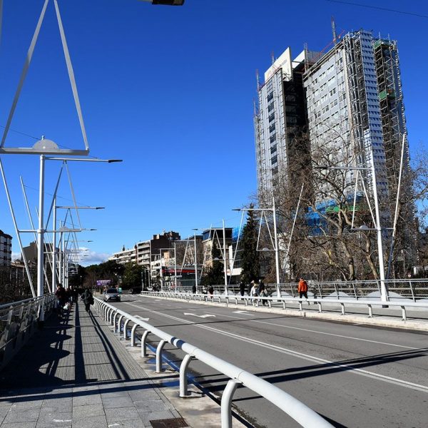 Terrassa.- Pont del Passeig sobre el torrent de Vallparadís. El vial es va ampliar el 1960 i les voreres al 1990 (2/2026)