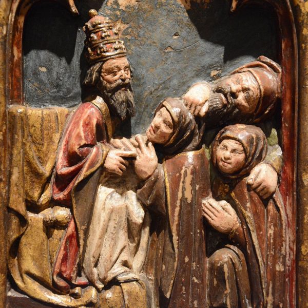 Vic.- Església de la Pietat - Urna de Sant Llúcia i Sant Marcià, S. XIV – Escena del moment que els dos Sants convertits al cristianisme son conduïts davant el pretor Sabí (11/2016)