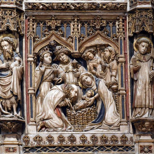 Vic.- Catedral de Sant Pere – Antic retaule gòtic d’alabastre de l’altar major de Pere Oller datat entre 1420 i 1427 – Escena de la Epifania (6/2026)