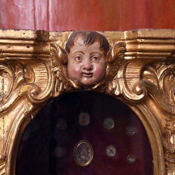 Vic.- Casa Bojons, S. XVIII d’estil barroc – Retaule dels taller dels RAL de la segona meitat del S. XVIII que estava ubicat a la desapareguda capella de la casa (7/2026)