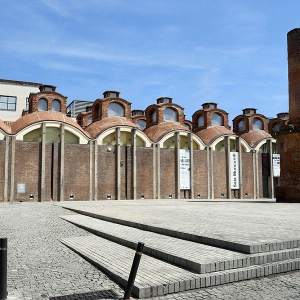 Terrassa.- Sala Muncunill (Antic Vapor Amat conegut com Ca L’Izard) bastit l’any 1921 tancat als anys 1970. El 1986 es va inaugurar com sala d’exposicions (5/2026)